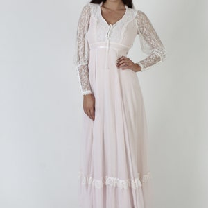 Barbiecore Gunne Sax Maxi Dress / Vintage 70s White Lace Up Corset / Prairie Boho Wedding Renaissance Gown Size 5 image 2