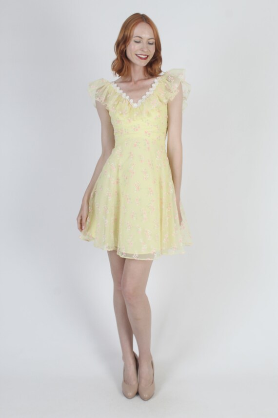 60s Mod Bridal Party Mini Dress All Over Daisy Fl… - image 3