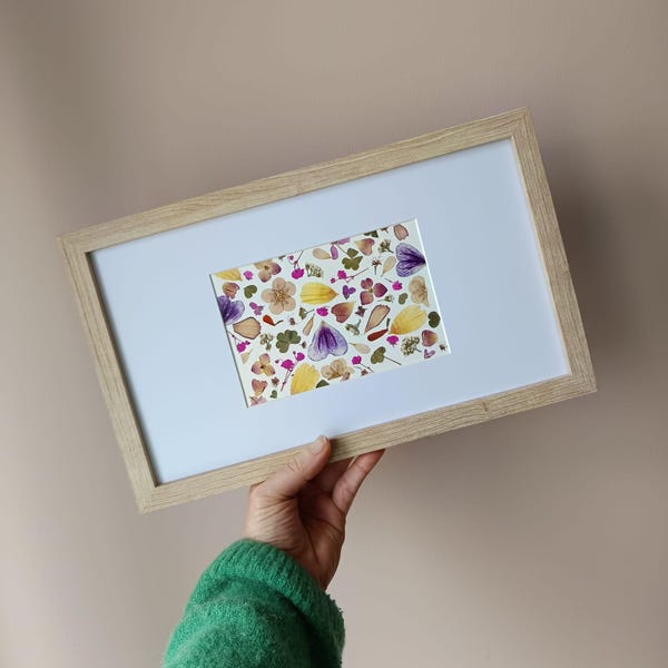 Herbario de flores multicolores secadas y prensadas naturalmente - Marco de madera de 20x33 cm