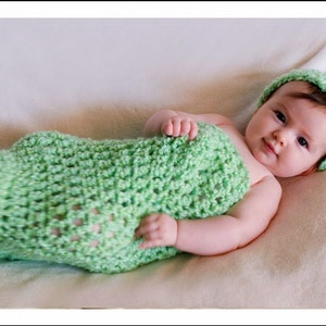 Spring Green Newborn Cocoon Beanie Hat Set image 2