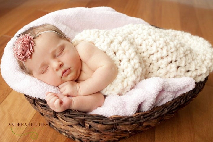 Chunky Cream Newborn Cocoon