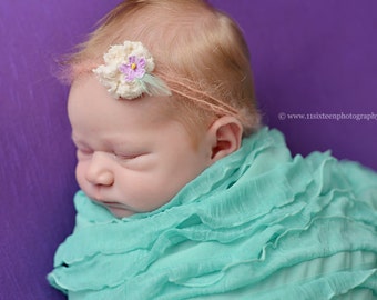 Pastel Green Ruffle Stretch Wrap, Newborn Photo Prop, Ruffle Wrap Fabric, Newborn Posing Fabric, Baby Stretch Wrap, Newborn Swaddle Blanket