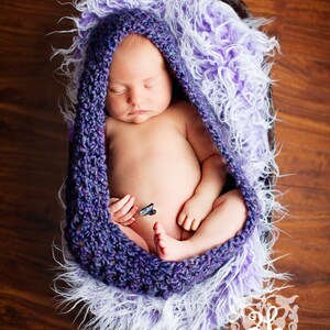 Lila und Blauer Babynapf Newborn Egg
