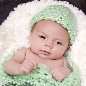 Spring Green Newborn Cocoon Beanie Hat Set image 4