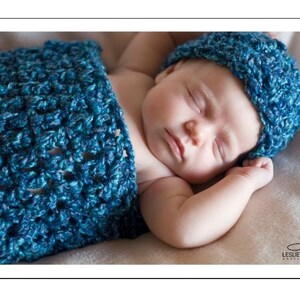 Chunky Newborn Cocoon Hat Set in Blue Shades
