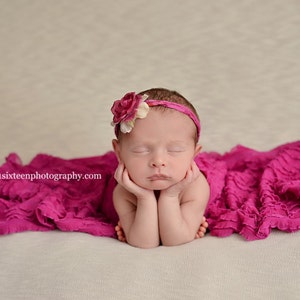Pink Fuschia Rüschen Stretch Wrap, Newborn Photo Prop, Rüschen Stoff, Newborn Posing Stoff, Baby Stretch Wrap, Neugeborenen Swaddle Decke
