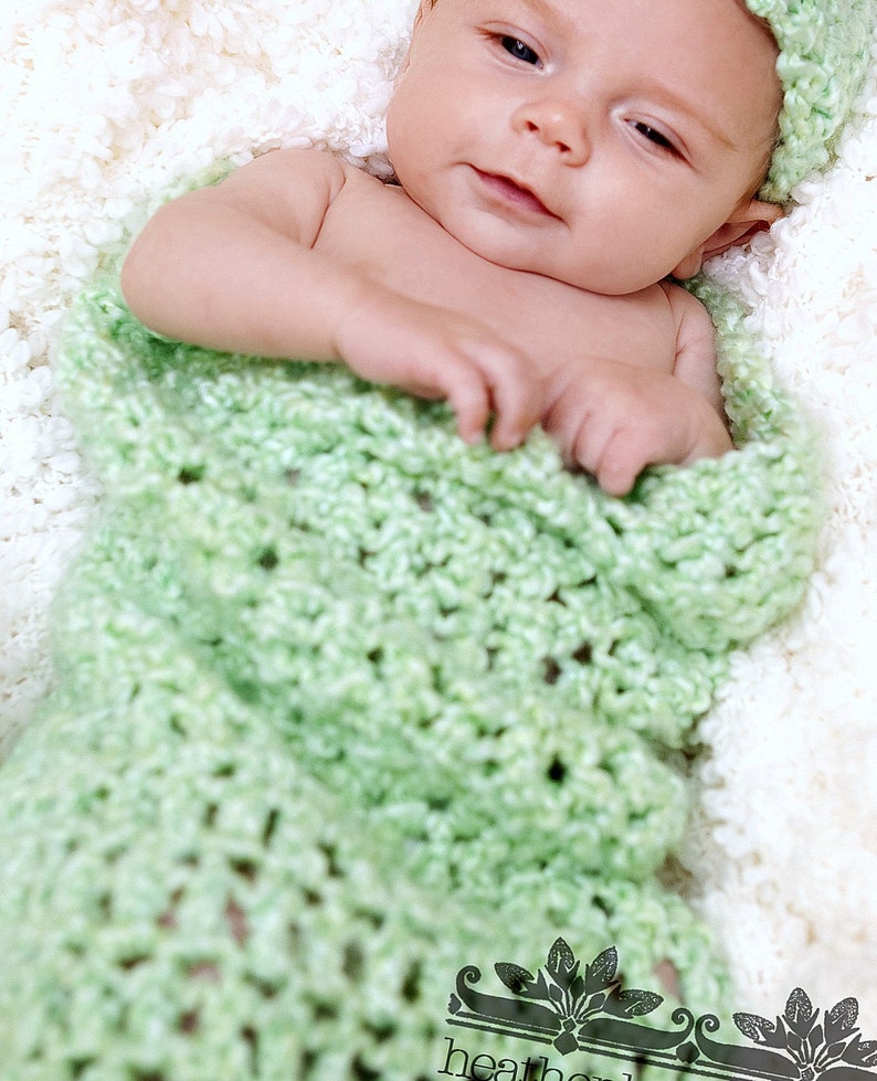 Spring Green Newborn Cocoon Beanie Hat Set image 3