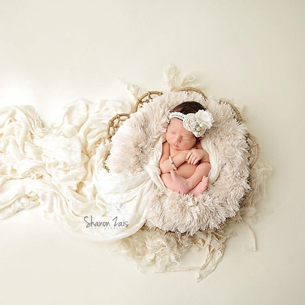 Cream Pelagio Faux Fur Nest Photography Prop Rug Newborn Baby Toddler 27x30