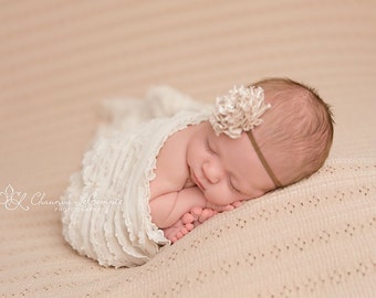 Cream Ruffle Stretch Wrap, Newborn Photo Prop, Ruffle Wrap Fabric, Newborn Posing Fabric, Baby Stretch Wrap, Newborn Swaddle Blanket