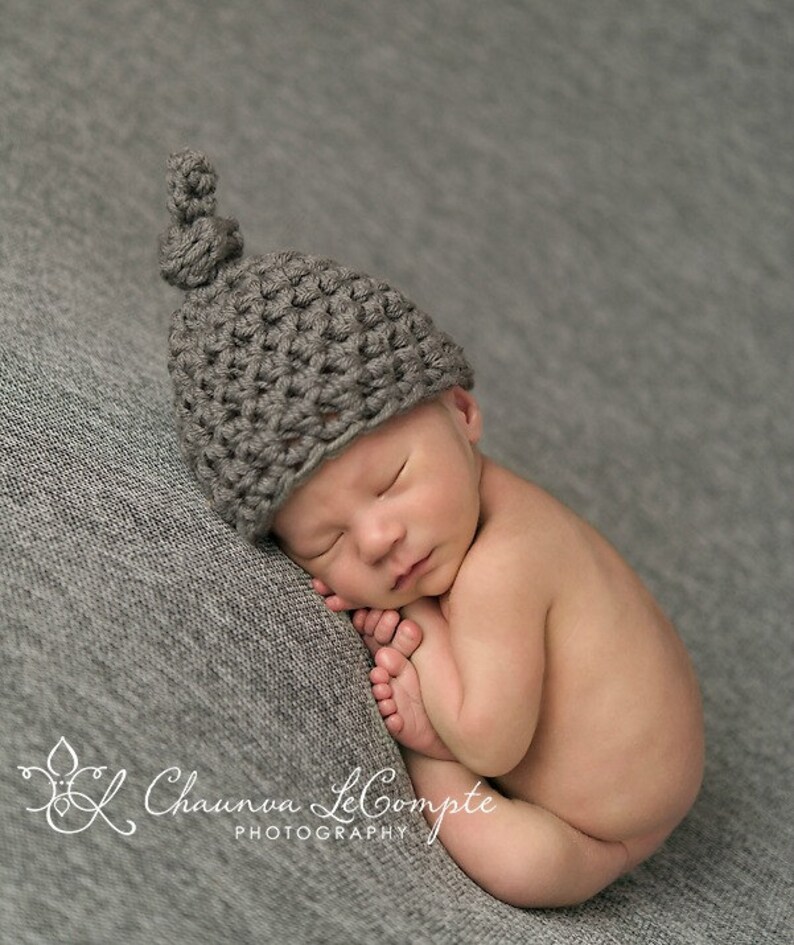 Newborn Knot Hat in Gray Grey image 1