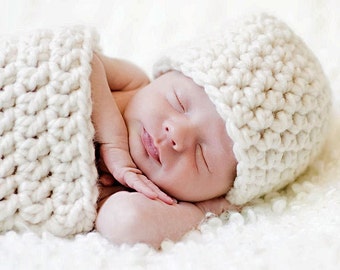 Chunky Newborn Cocoon and Hat Set in Creamy White