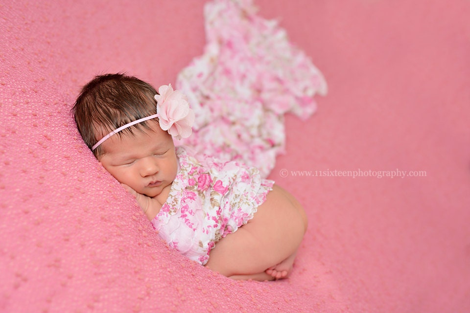 Floral Pink Ruffle Stretch Wrap, Newborn Photo Prop, Ruffle Wrap Fabric, Newborn Posing Fabric, Baby Stretch Wrap, Newborn Swaddle Blanket