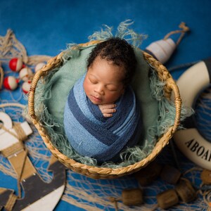 SET Dunkelblauer Jeans Stretch und Hellblauer Strick Wraps Neugeborene Babyfotografie
