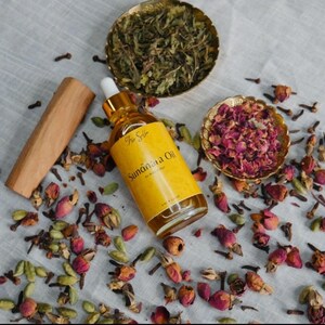 Sundhara Oil | Ayurvedic Multipurpose Hair & Body Oil | Lightweight Moisturizing Oil | Aromatic Essential Oil Blend for Hair and Skin