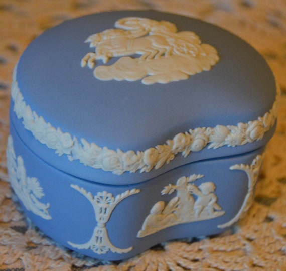 Gorgeous Wedgwood Trinket Box~Blue Jasperware~Suc… - image 1