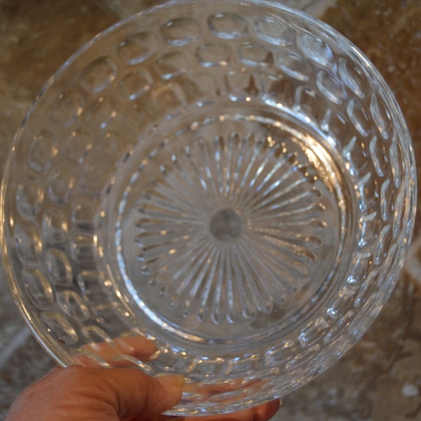 Vintage MCM Yorktown Federal Glass Bowl~Bubble With Starburst Bottom~8" Diameter~2 3/4" Tall