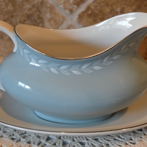 Generous Gravy Boat With Unattached Underplate~Royal Doulton~Agean Pattern~Blue Gray With White Laurel Edge~So Pretty!