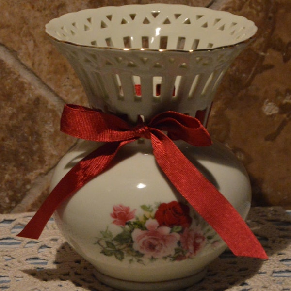 Lovely Pierced Formalities By Baum Bros Vase~Ivory Porcelain~Roses On Both Sides~5 3/4" Tall~Gold Trim On Scalloped Top~So Pretty