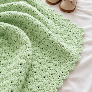 Crochet Baby Blanket Pattern, Shell Stitch Scalloped Border Pattern With Step by Step Images Guide (PDF Download)