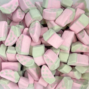 Strawberry Marshmallow – Soft and Sweet Candy Experience Halal