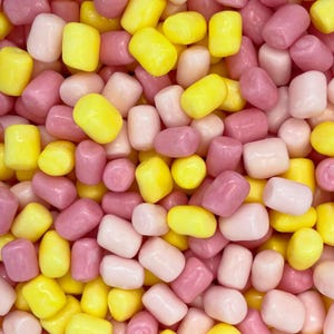 Marshmallow with a Crunchy Candy Shell – Soft & Chewy Inside