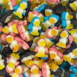 Soft and Chewy Penguin Gummies, Fruity Swedish Candy Treat, Fun Pick and Mix Gummies, Gluten Free Scandinavian Sweets