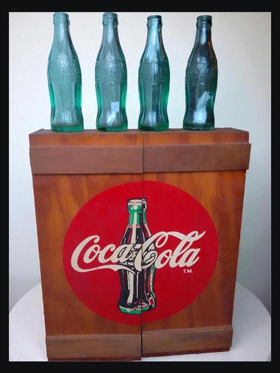 Vintage Coca-Cola Wooden Crate with 4 Classic Green Glass Coke Bottles – Collectible Soda Memorabilia