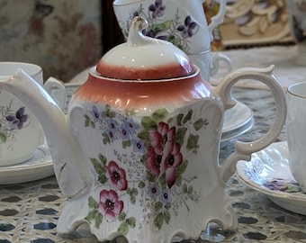 Early Victorian era tea pot ANTIQUE, GREAT CONDITION