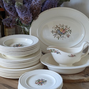 Wedgwood Dinner Set, Vintage 1950, never used, immaculate condition