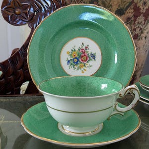 Antique 1891 English Tea Set G.Jones &Sons bone china Crescent, England in lovely condition
