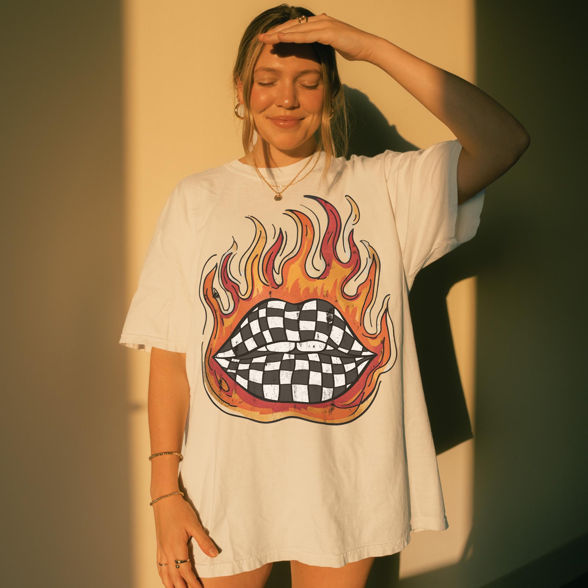 Checkered Flame Lips Shirt Western Graphic Tee Oversized Country Concert Tshirt Trendy Western Clothes Retro Country Tee Comfort Colors