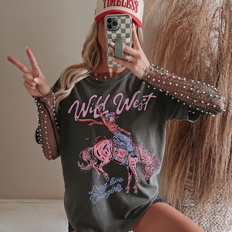 Retro Wild West Shirt Western Graphic Tee Oversized Country Concert Tshirt Comfort Colors Western Clothes Trendy Cowgirl Shirt Aesthetic image 2