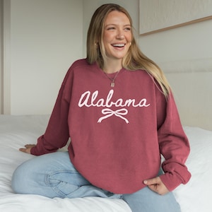 Coquette Alabama Sweatshirt Trendy Bama Crewneck Preppy Alabama Shirt Oversized Comfort Colors AL Gameday Sweatshirt College Football