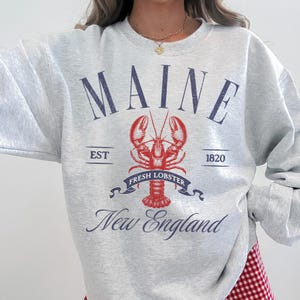 Vintage Maine Sweatshirt Fisherman Aesthetic Crewneck Trendy Oversized Lobster Sweatshirt New England Coastal Crewneck Preppy Clothes