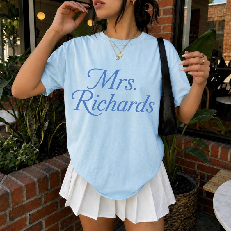 Custom Bride Shirt Personalized Bride Last Name Tshirt Newly Engaged Gift Future Mrs. Shirt Bachelorette Gift Marriage Material Oversized zdjęcie 8
