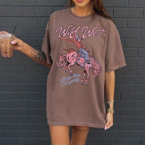 Retro Wild West Shirt Western Graphic Tee Oversized Country Concert Tshirt Comfort Colors Western Clothes Trendy Cowgirl Shirt Aesthetic image 3