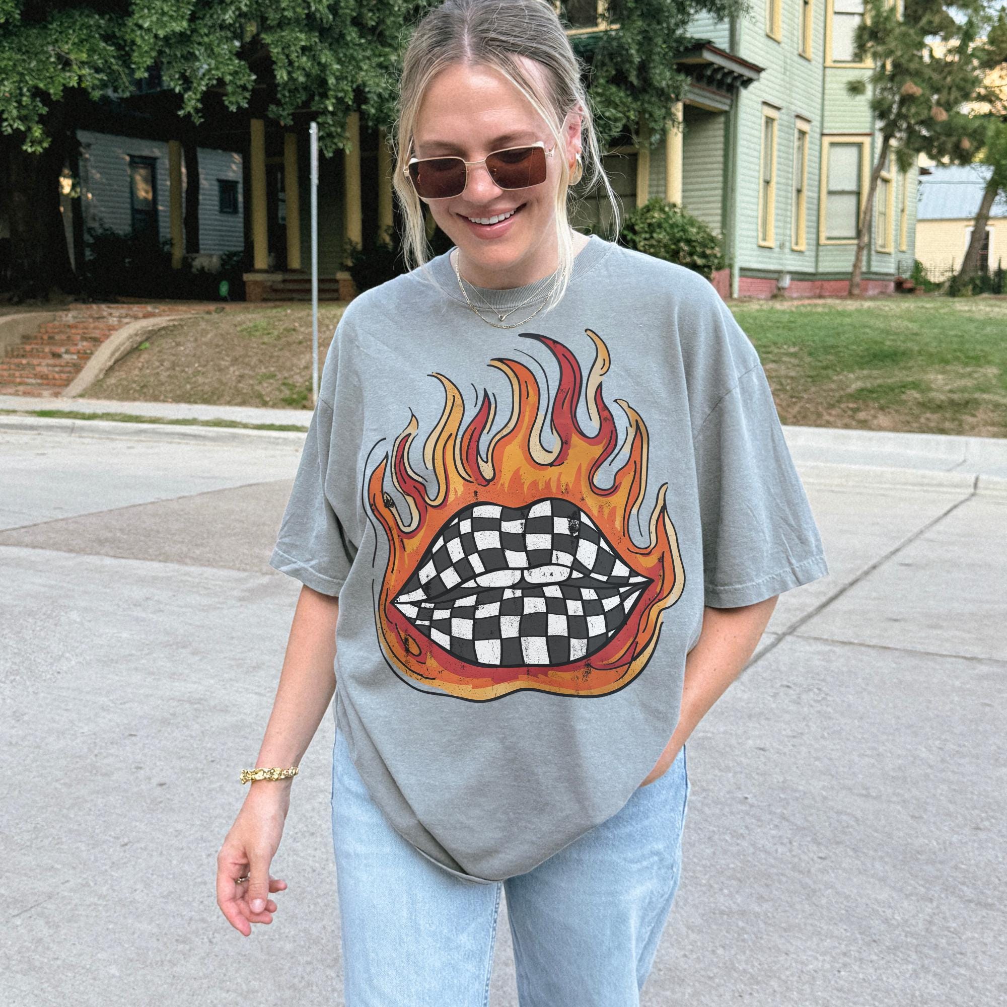 Checkered Flame Lips Shirt Western Graphic Tee Oversized Country Concert Tshirt Trendy Western Clothes Retro Country Tee Comfort Colors