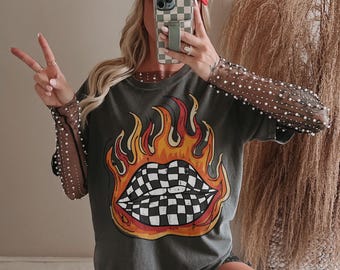 Checkered Flame Lips Shirt Western Graphic Tee Oversized Country Concert Tshirt Trendy Western Clothes Retro Country Tee Comfort Colors