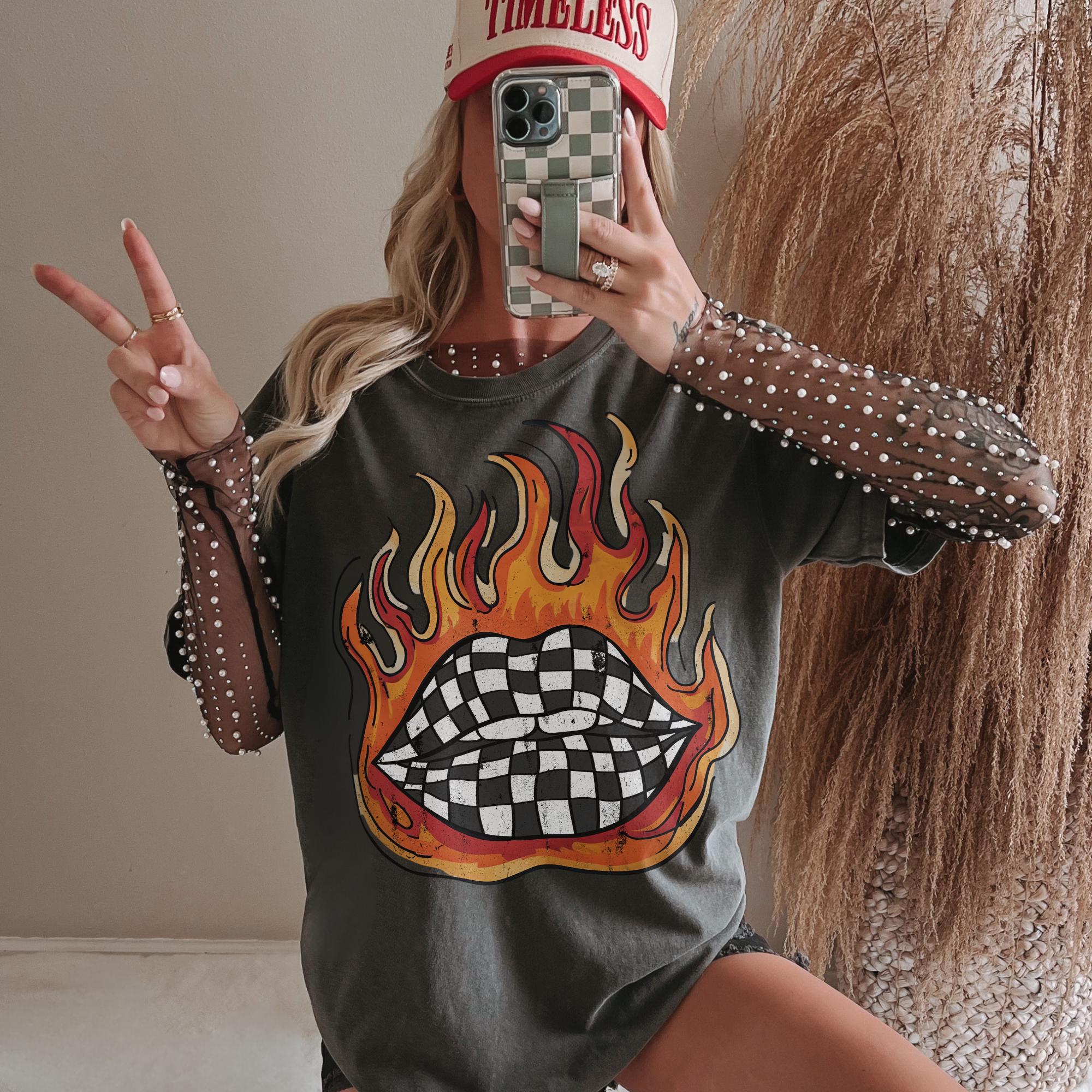 Checkered Flame Lips Shirt Western Graphic Tee Oversized Country Concert Tshirt Trendy Western Clothes Retro Country Tee Comfort Colors