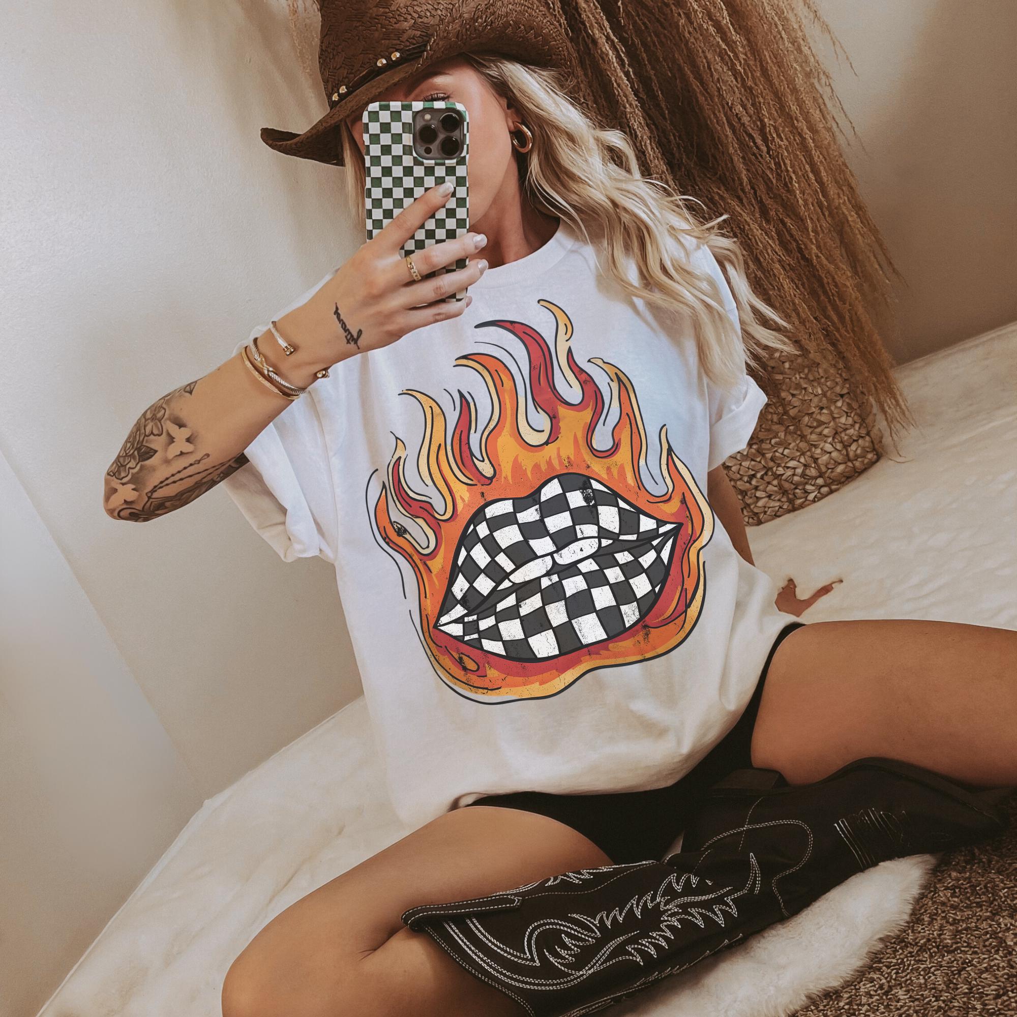 Checkered Flame Lips Shirt Western Graphic Tee Oversized Country Concert Tshirt Trendy Western Clothes Retro Country Tee Comfort Colors