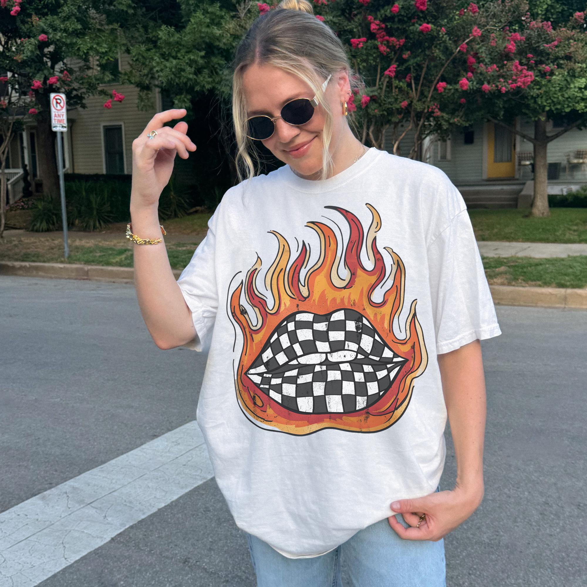 Checkered Flame Lips Shirt Western Graphic Tee Oversized Country Concert Tshirt Trendy Western Clothes Retro Country Tee Comfort Colors