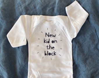 Nuevo chaleco para bebés Kid On The Block / Baby Grow / Nuevo regalo para bebés / Envío mundial
