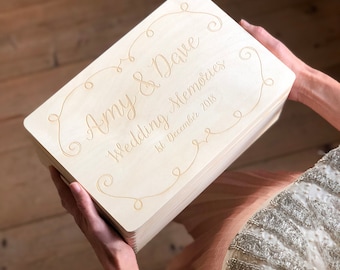 Caja de recuerdo de boda personalizada / Caja de madera grabada con láser / Regalos de boda / Envío a todo el mundo
