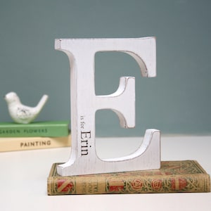Carta personalizada de roble blanco / Aspecto angustiado / Bautizo y nuevo regalo de bebé / Regalos menores de 25 años / Grabado con láser / Regalos iniciales