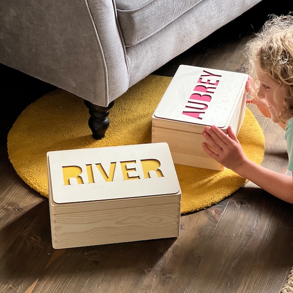 Hölzerne Name Erinnerungsbox | Kleinkind Erinnerungsbox | Laser-Cut Holzkiste | Neues Baby Geschenk oder Taufgeschenk | Internationaler Versand