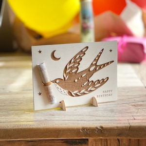 Tarjeta de dinero de madera