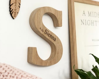 Lettera personalizzata in rovere grezzo per bambini / Nuovo bambino o regalo di battesimo / Inciso al laser / Segno del nome del bambino / Ricordo in ...
