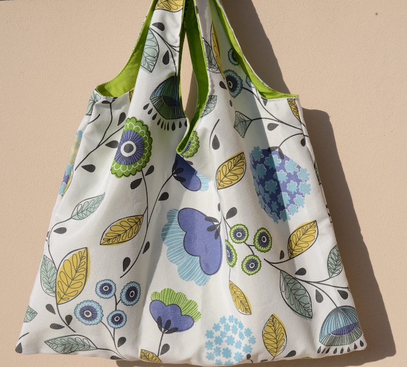 Shoulder bag reversible tote