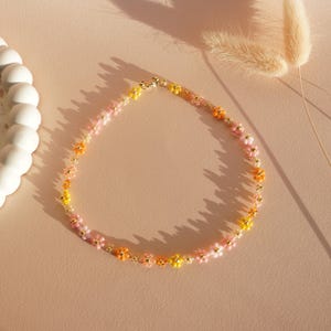 Daisy Beaded Necklace, Daisy Flower Choker, Handmade Beaded Necklace, Dainty Daisy Chain, Summer Jewelry, Y2K Chain Necklace