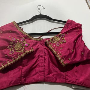 Blusa de trabajo Aari hecha a mano